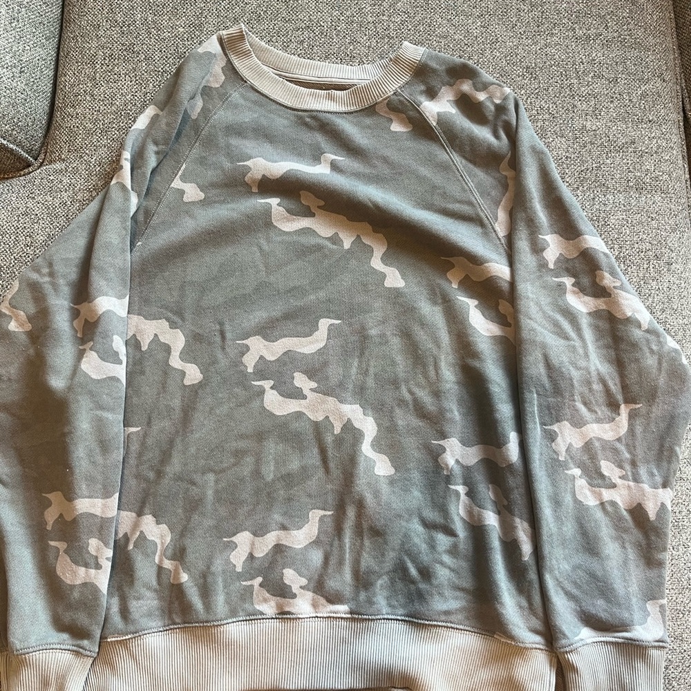 American Eagle Gray Camo Sweater